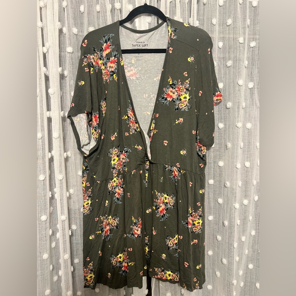 Torrid Floral super soft shirt